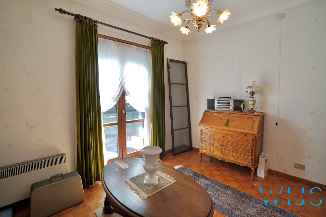 Zeer ruim woonhuis op een prachtig perceel van 1.955 m² in Lembeke 