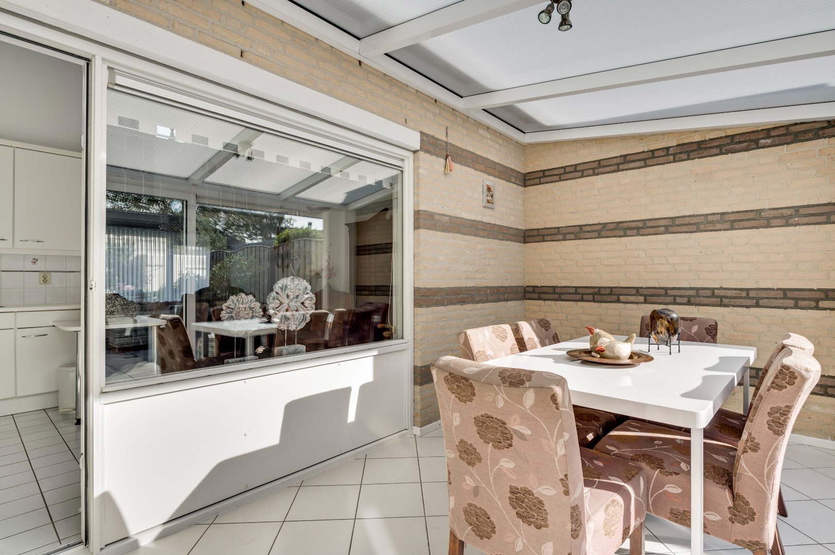 Ruime patiowoning in Weert: 3 slaapkamers, tuin op het zuiden, garage en comfortabele woonruimte van 100 m² – ideaal voor gezinnen! 
