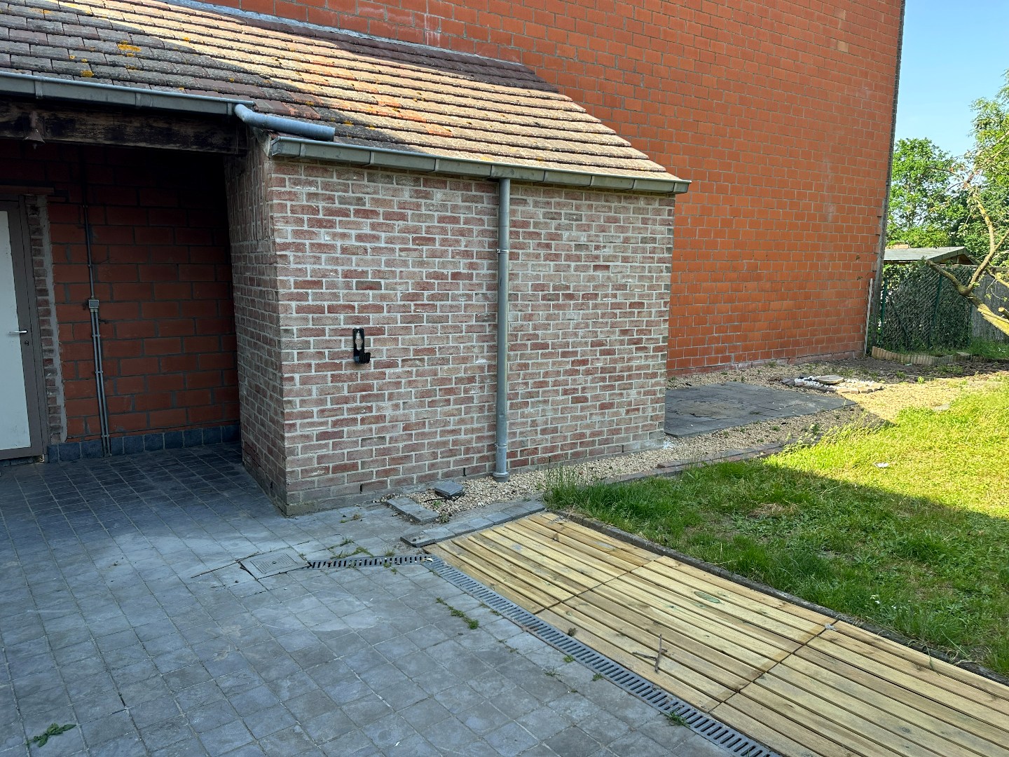 Woning met 3 slpk, terras en tuin, Eernegem 