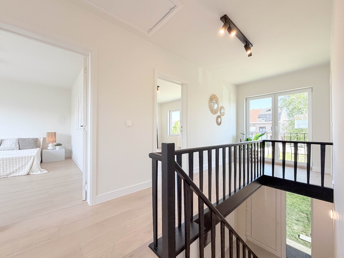 ABSOLUTE TOPPER !!!  Ontdek nu dit prachtige vernieuwde pand gelegen te Kortrijk/Heule ! *** NONO INSPIRED *** 