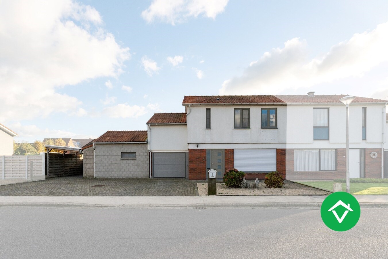 Woning met 5 slaapkamers en tuin in rustige wijk te Koekelare 