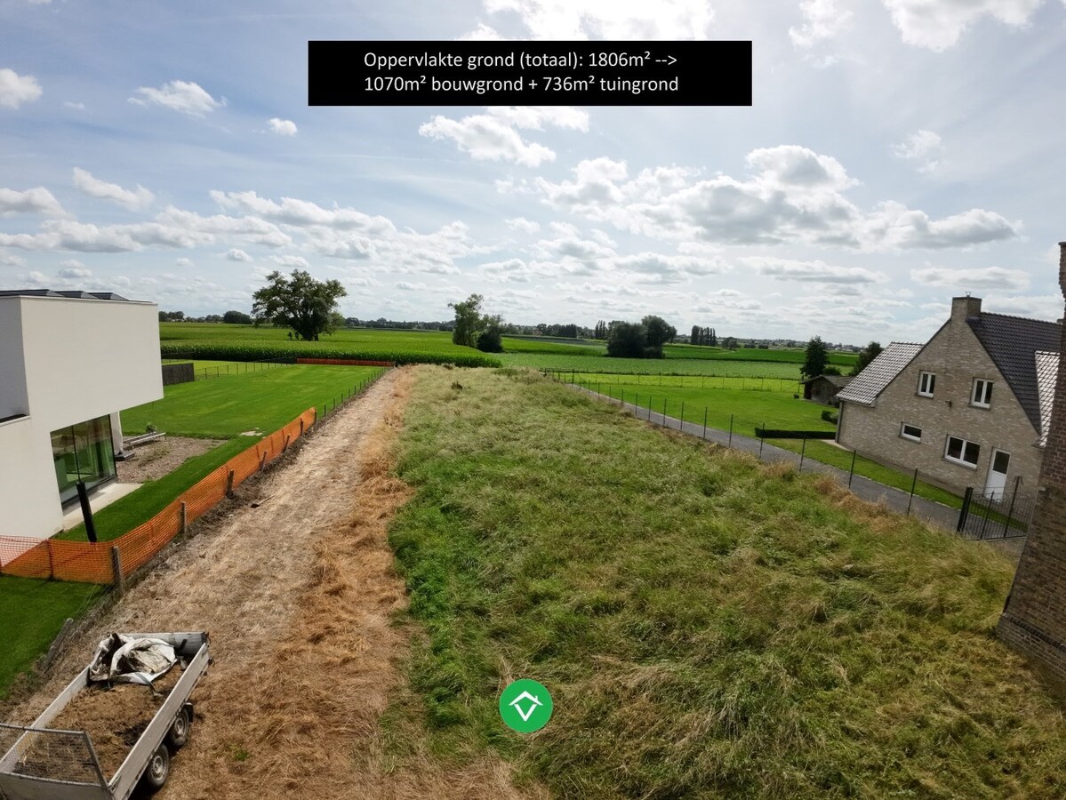 Mooi en groot perceel bouwgrond met met ver uitzicht op de natuur te Kortemark. 