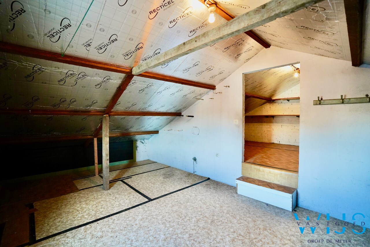 Ruime bungalow op een ideale locatie te Ertvelde ! 