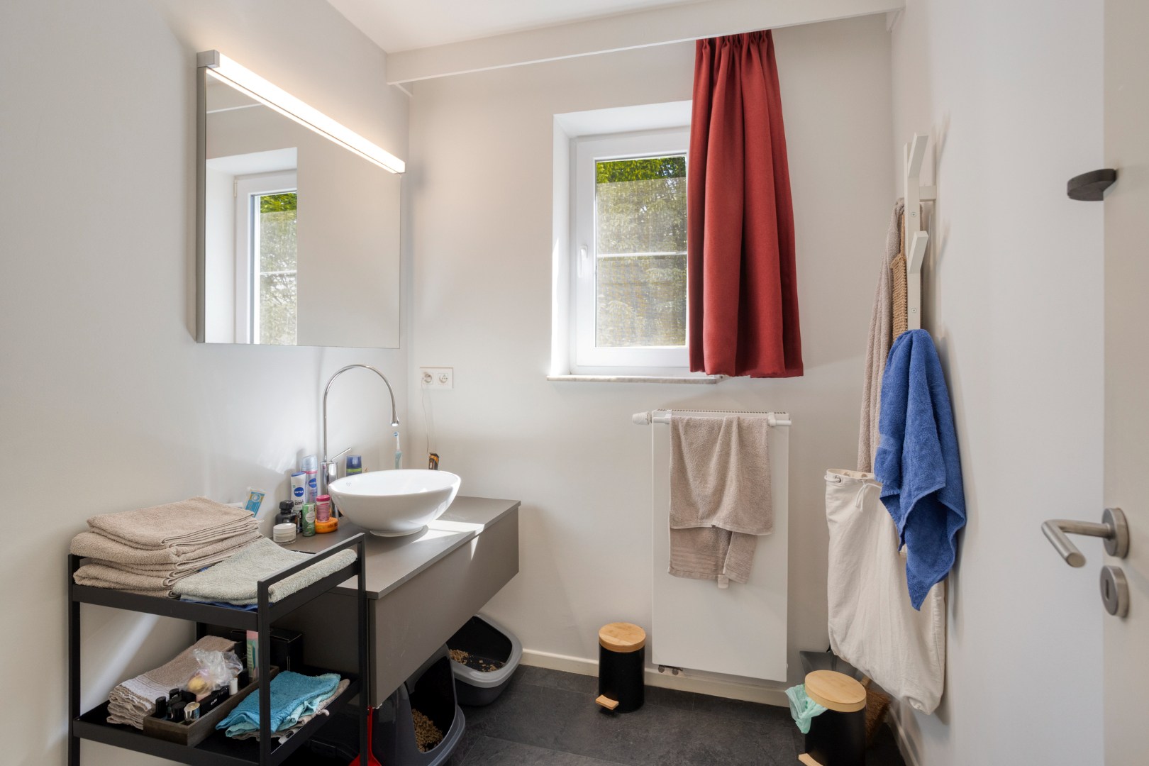 Gunstig gelegen gerenoveerd appartement met 2 ruime slaapkamers en groot terras vlakbij Leuven - EPC 186 kWh/m² - bewoonbare oppervlakte 104 m² 