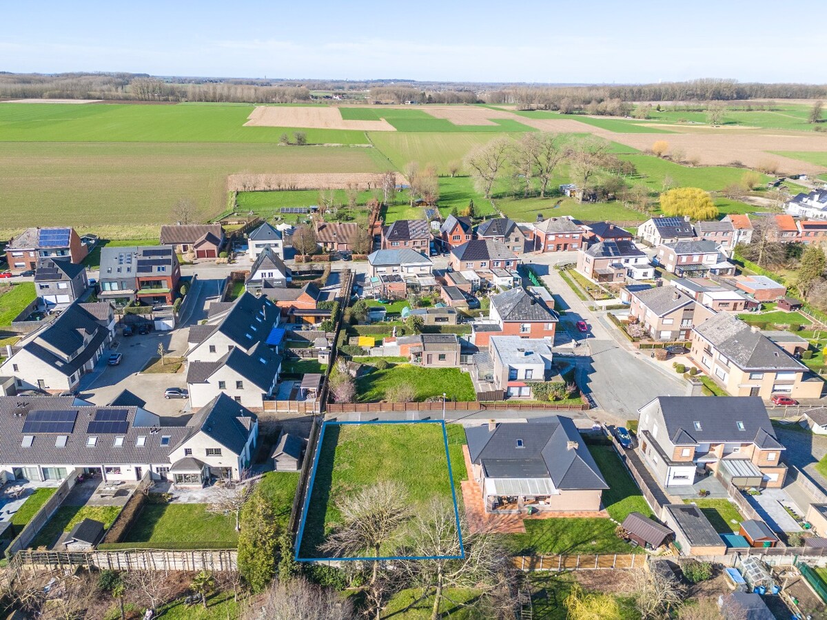 Mooie bouwgrond voor (laagbouw) OB te Hillegem 