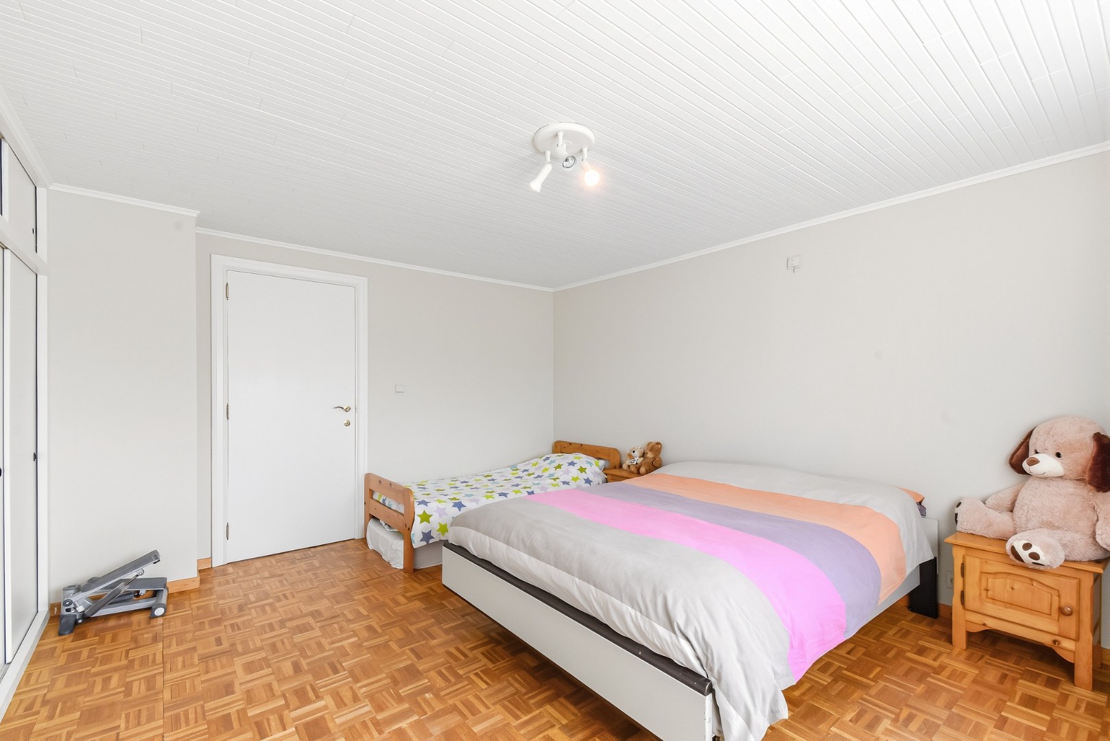 Ruime villa met 4 slaapkamers 