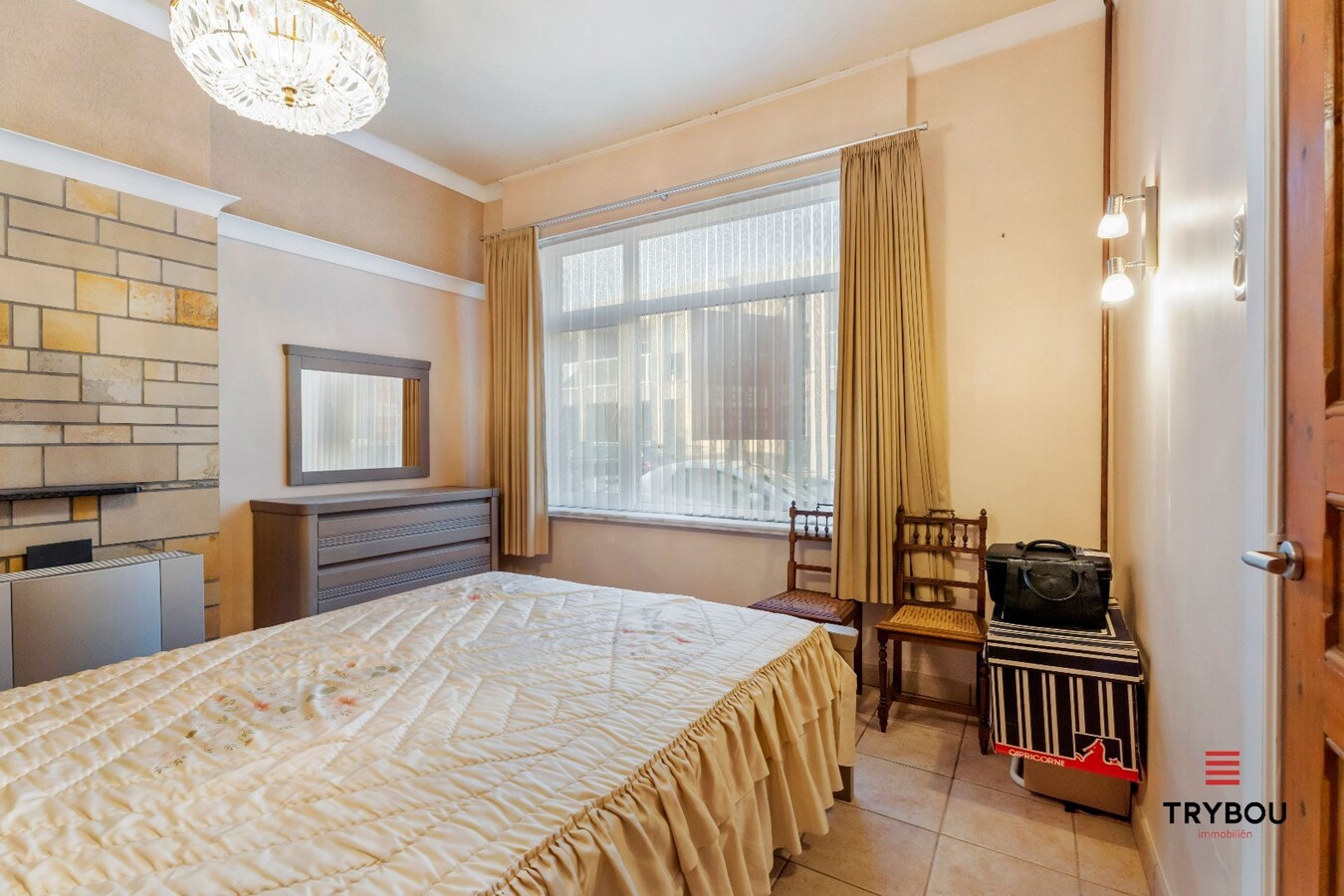 Zeer ruime gezinswoning in het centrum van Merkem 