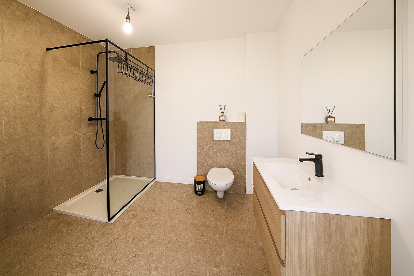 Te koop: Instapklare woning met optie tot drie slaapkamers, zuid gerichte stadstuin én EPC label B in het hart van Sint-Niklaas! 