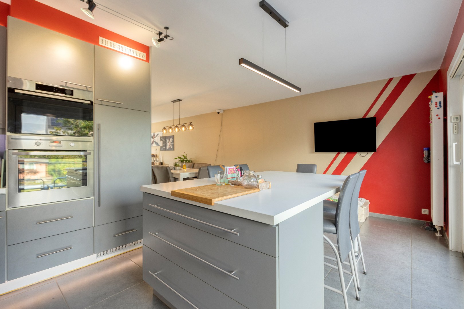 Instapklare woning (EPC:B) met 4 slpk, tuin en garage 