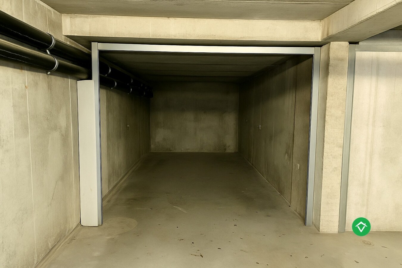 Ondergrondse garage (18,75m²) in centrum Gistel te koop 