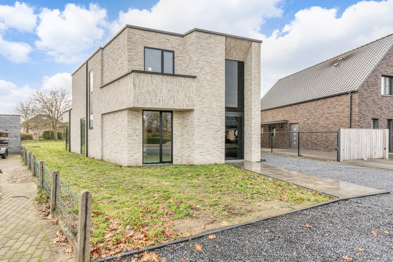 Duurzame BEN-nieuwbouwwoning casco+ met 4 slpk en zuidgerichte tuin. 