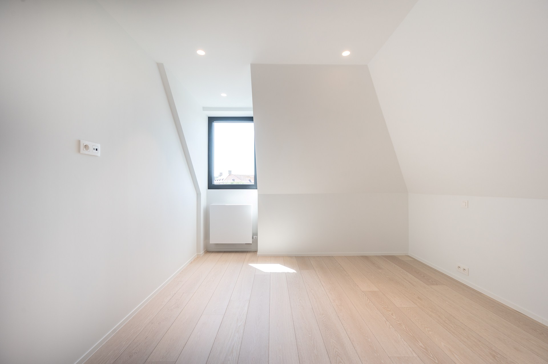 Villa neuve clé en main dans un emplacement de choix calme près du Zegemeer et à distance de marche du centre. 