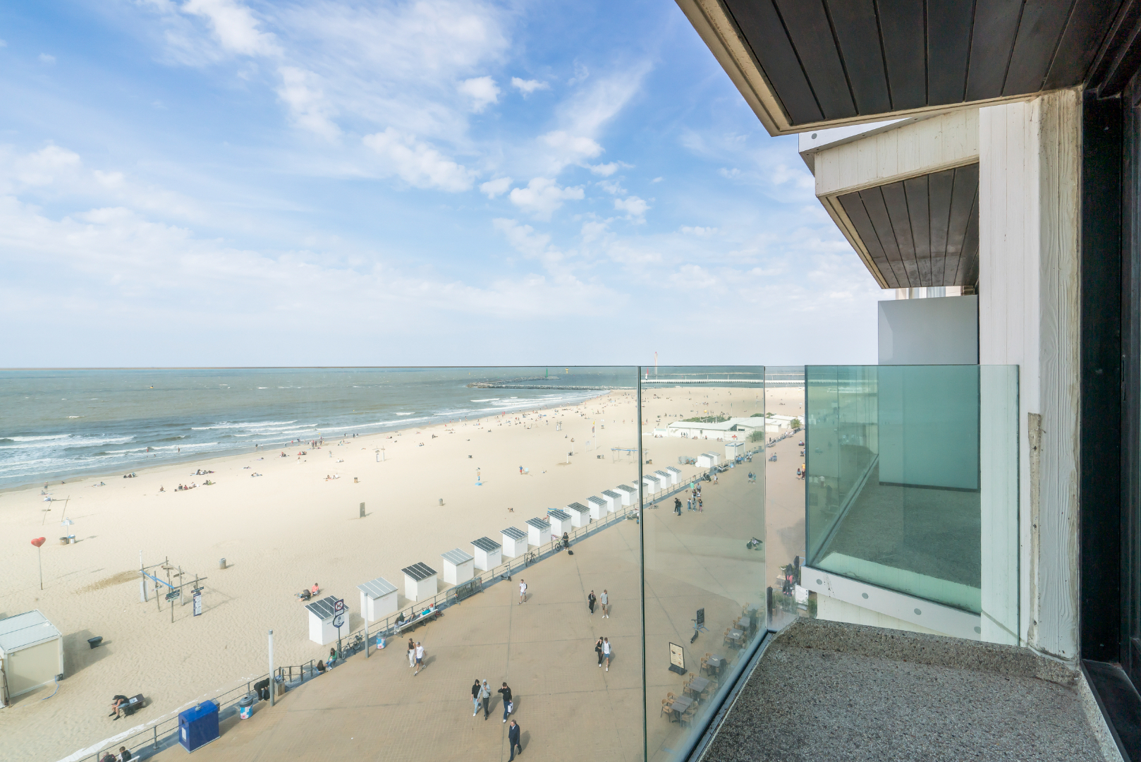 APPARTEMENT MET FRONTAAL ZEEZICHT EN TERRAS – 2 SLAAPKAMERS 