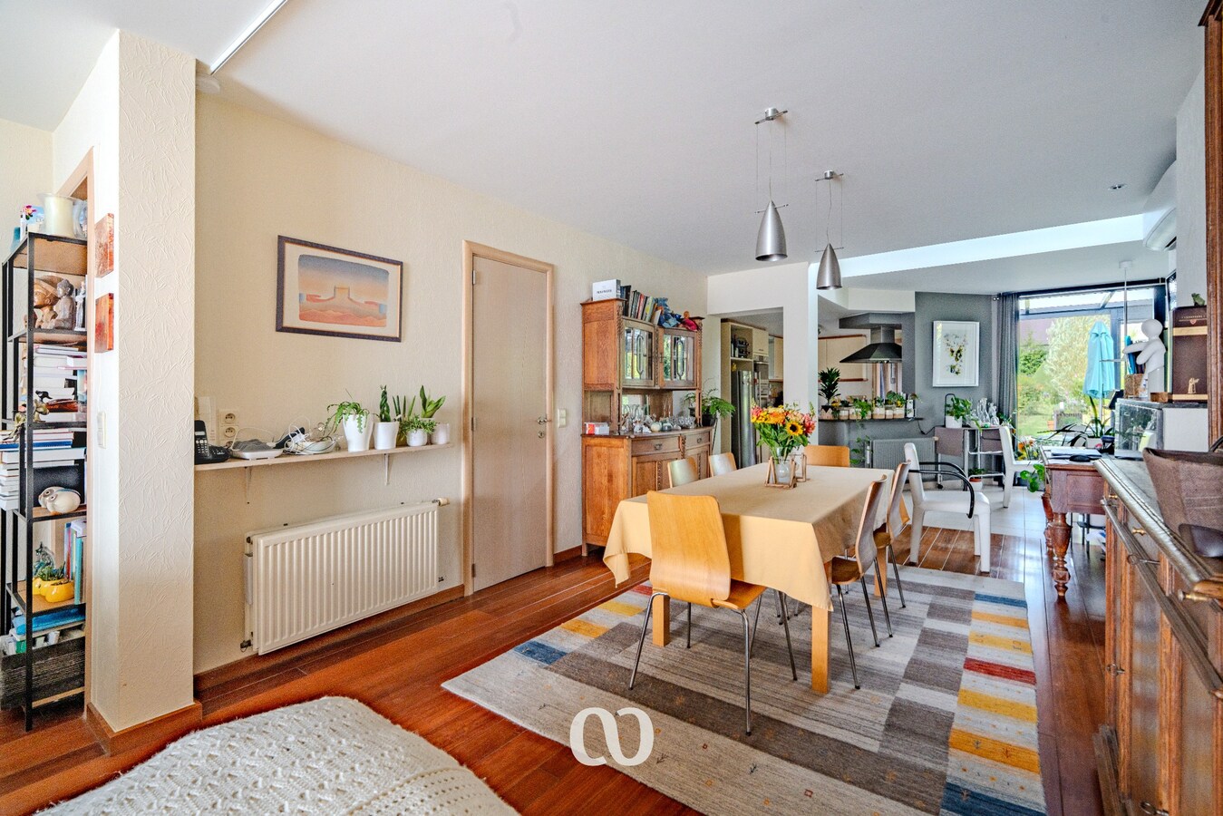 Instapklare woning met zonnepanelen, prachtige tuin en garage 