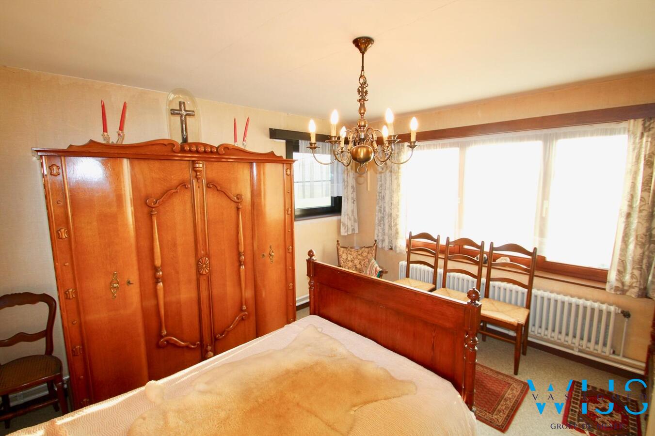 Zeer degelijk woonhuis op een ruim rustig perceel te Bassevelde ! 