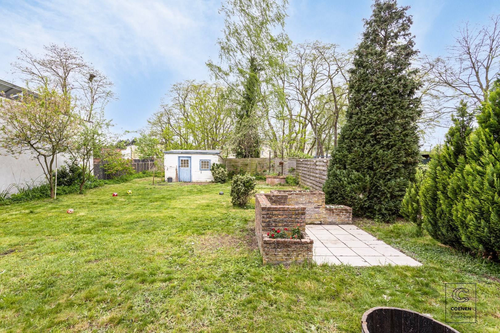 OPBRENGSTEIGENDOM bestaande uit twee appartementen en twee studio's op een perceel van 568 m2 gelegen op een uitstekende locatie te Hoboken 