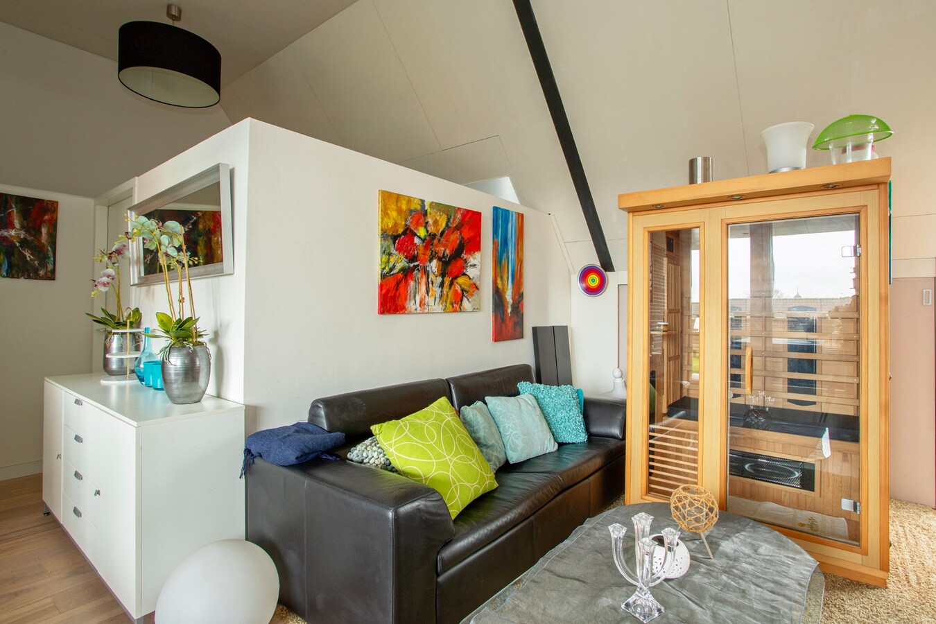 Wonen in het hart van Bladel, met ruimte, comfort en een royaal terras in misschien wel het mooiste appartement van Bladel. 