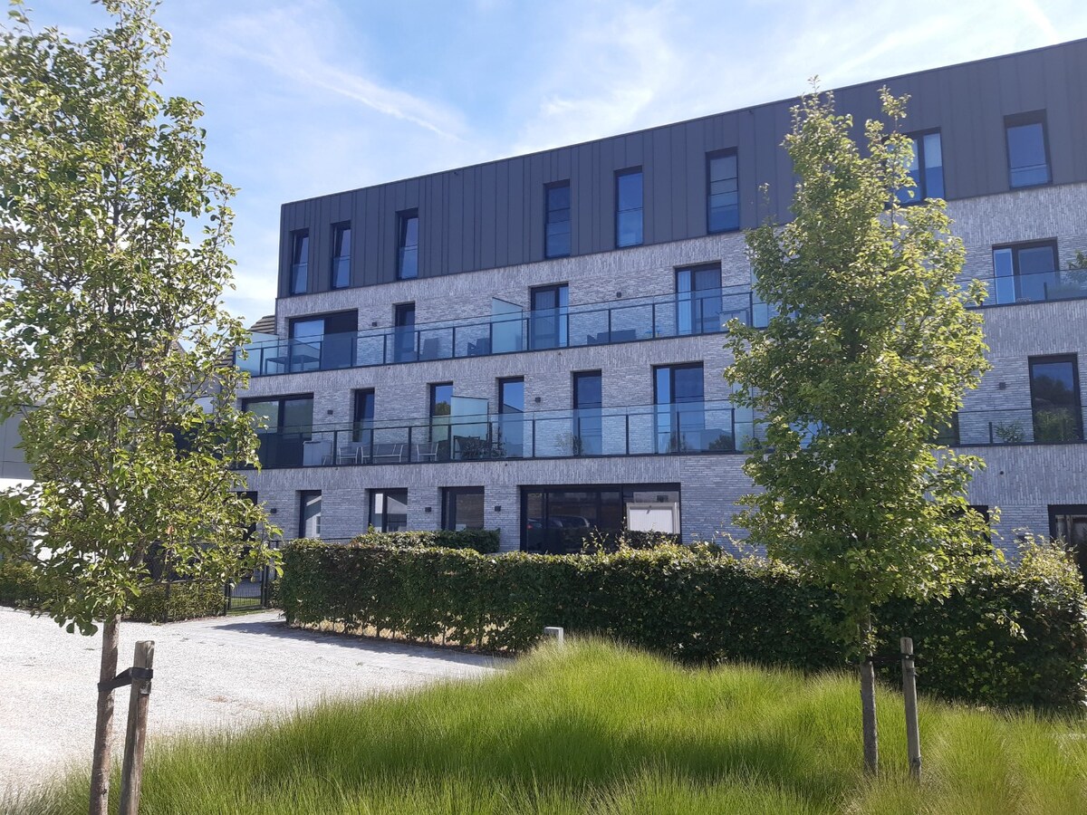 Recent appartement met prachtig terras in centrum Gavere. 