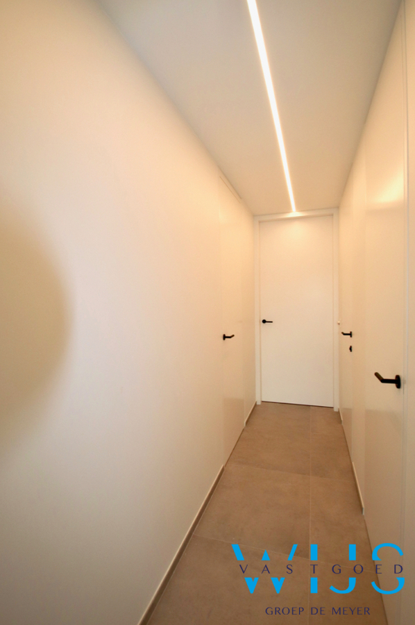 PRACHTIG gelijkvoersappartement te KLUIZEN ! 