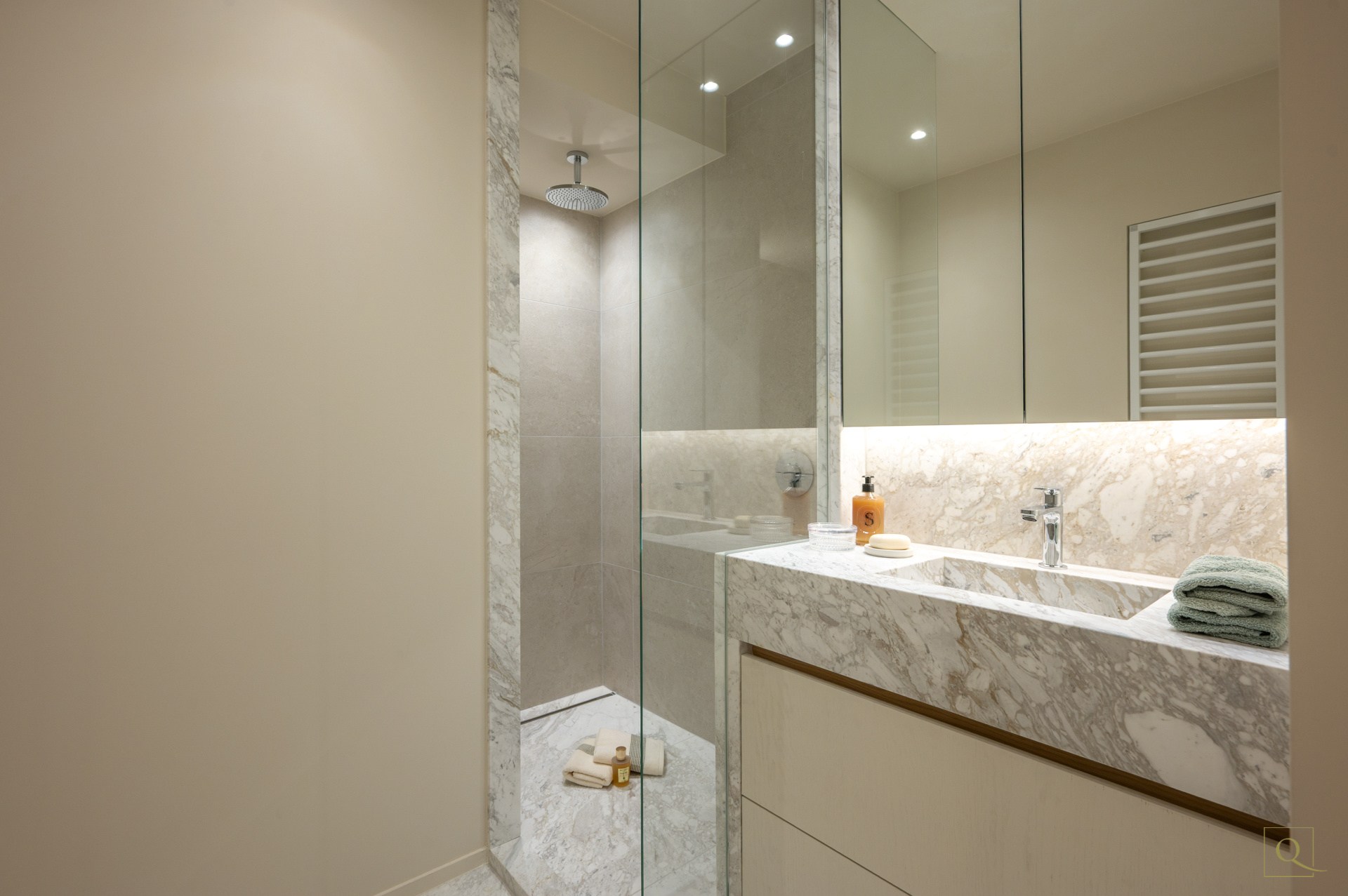 Prachtig gerenoveerd 3-SLPK-appartement nabij de Zeedijk 