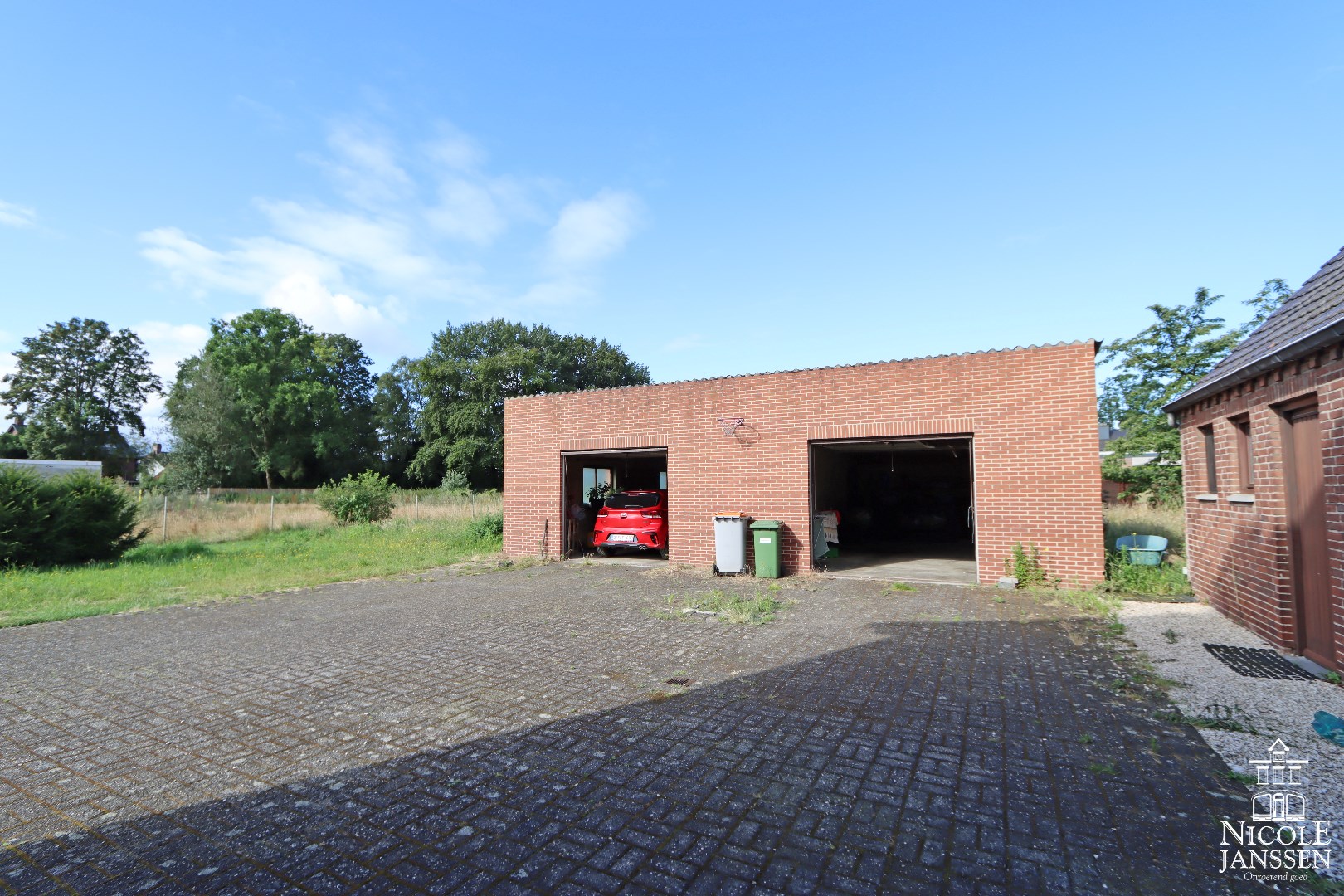Grote dubbele garage