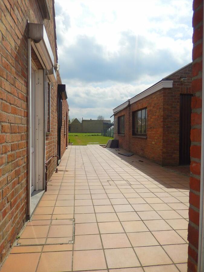 Ruime woning met zuidgerichte tuin 