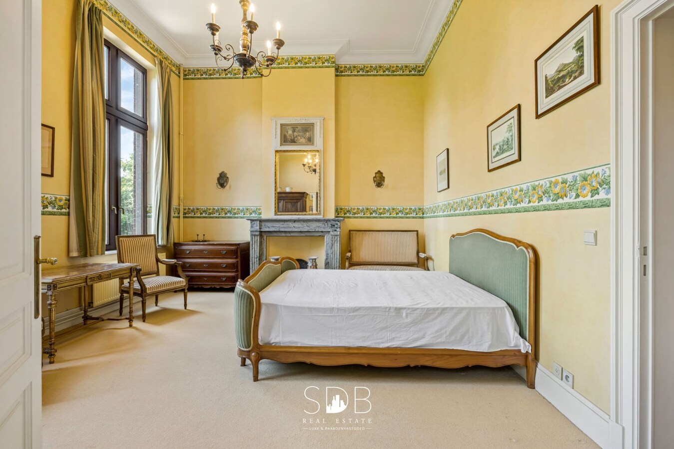 Prachtig kasteel met omringend park, weilanden en stalgebouw op circa 5hectare 