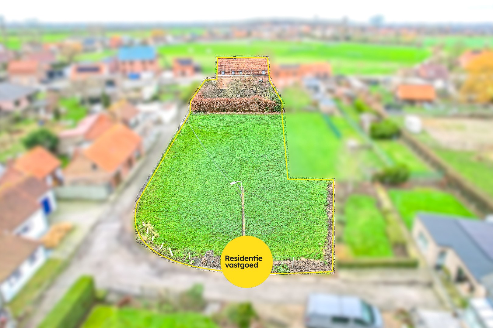 Te renoveren halfopen woning op een perceel van 1.809m² te Houthulst 