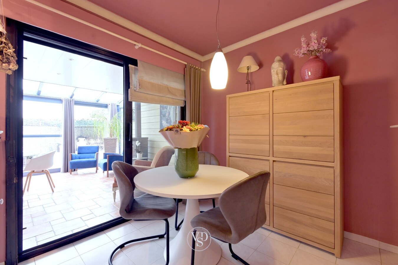 Tijdloze villa met zwembad. 