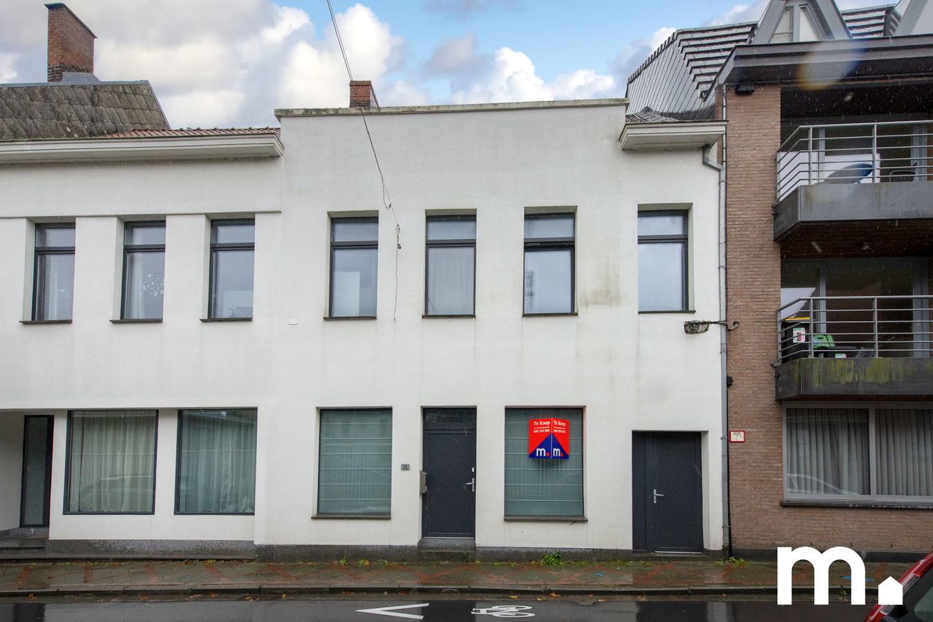 Instapklare woning met 4 slaapkamers, ruime zolder en 16 zonnepanelen in Izegem! 