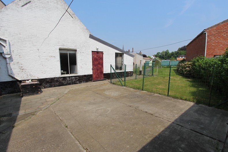 Woning met 4 slaapkamers en tuin te Koekelare 