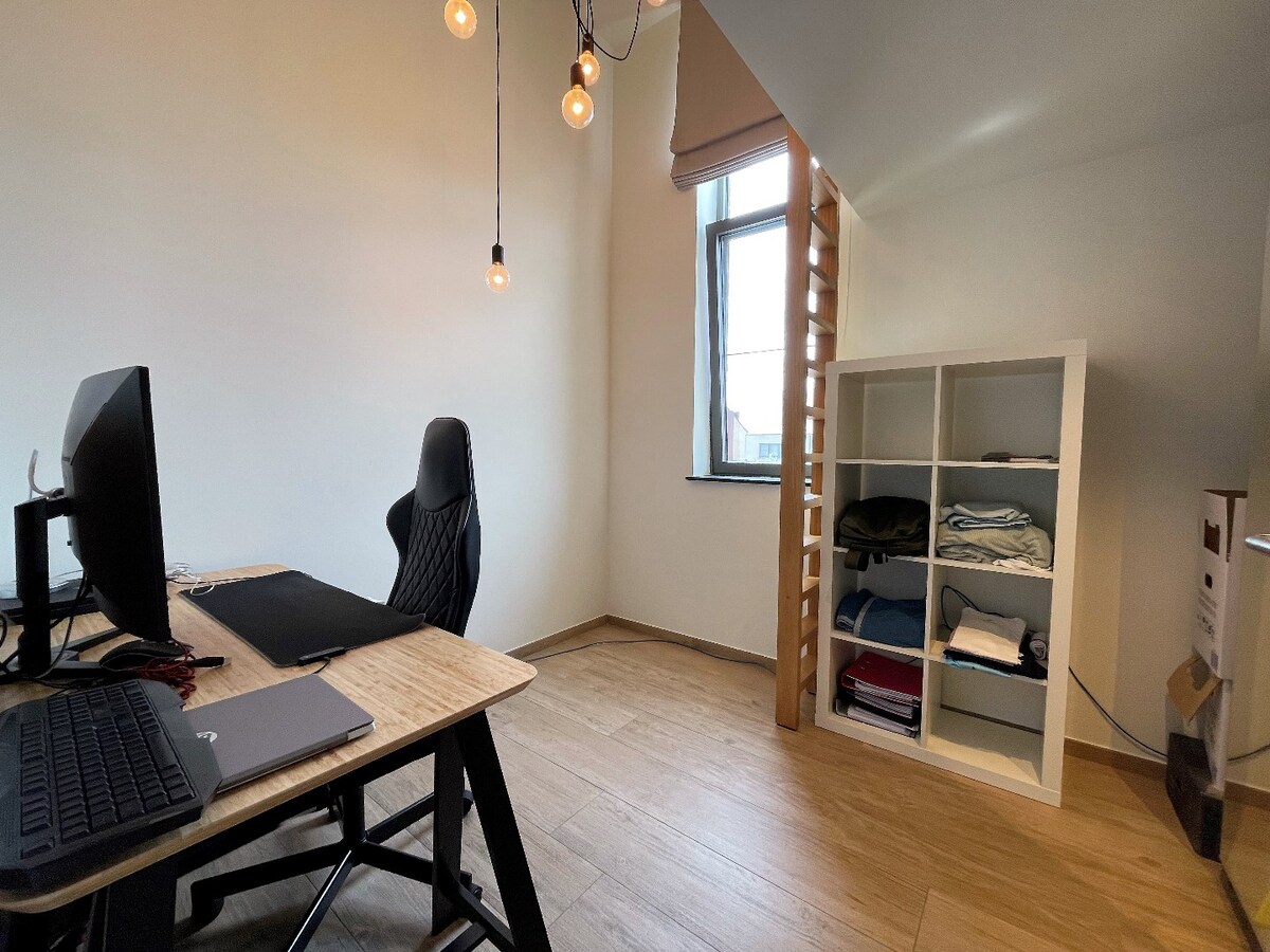 Zeer recente woning uit 2018 gelegen te Hasselt. 