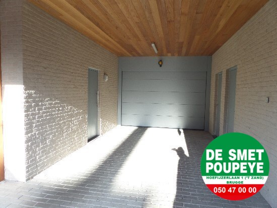 Autostaanplaats op binnenkoer 