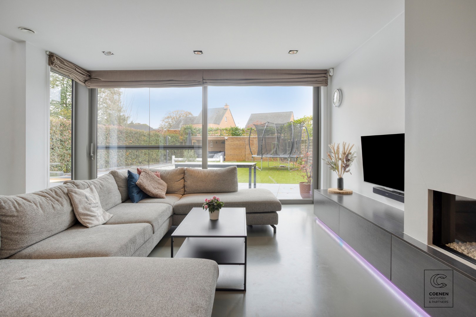 Prachtige woning (2013) van 256 m² met 4 slaapkamers in een doodlopende straat te Grobbendonk! 