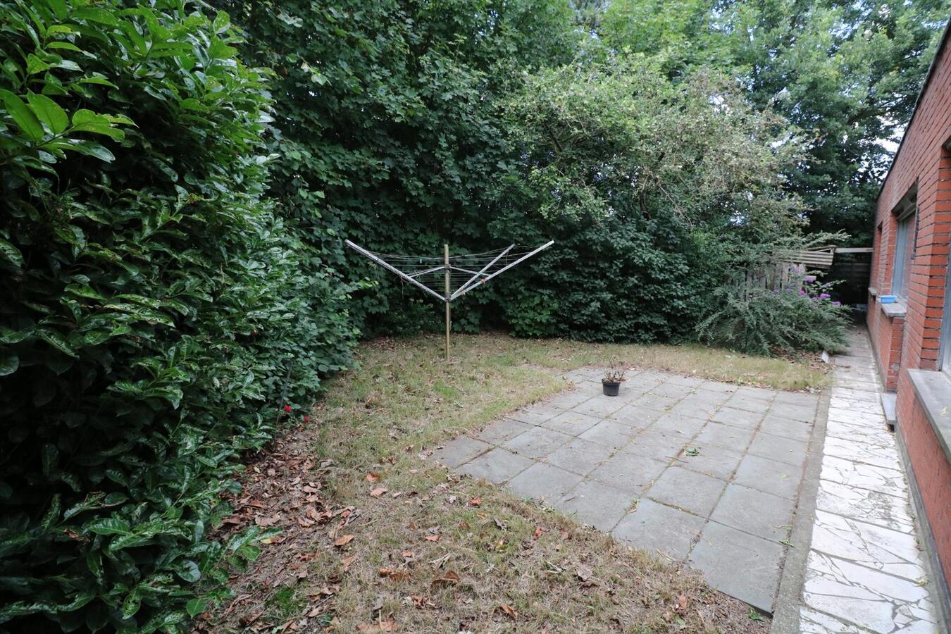 Woning met mogelijkheid tot commmerciële ruimte op 1398m² te Aartrijke 