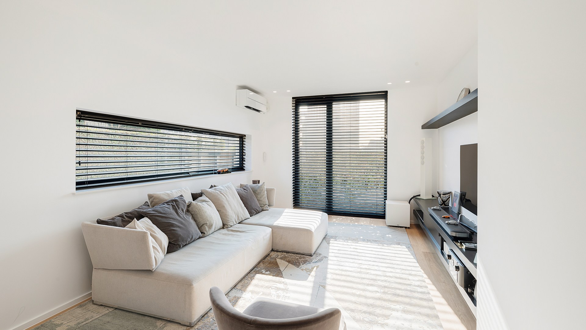 Centraal gelegen 3-gevelwoning in hedendaagse stijl – Bouwjaar 2014 