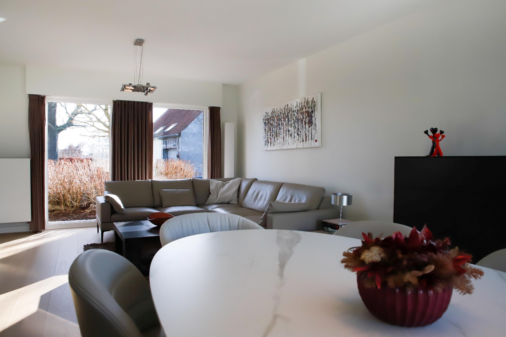 Prachtige alleenstaande woning met garage, carport en tuin op 648m² 