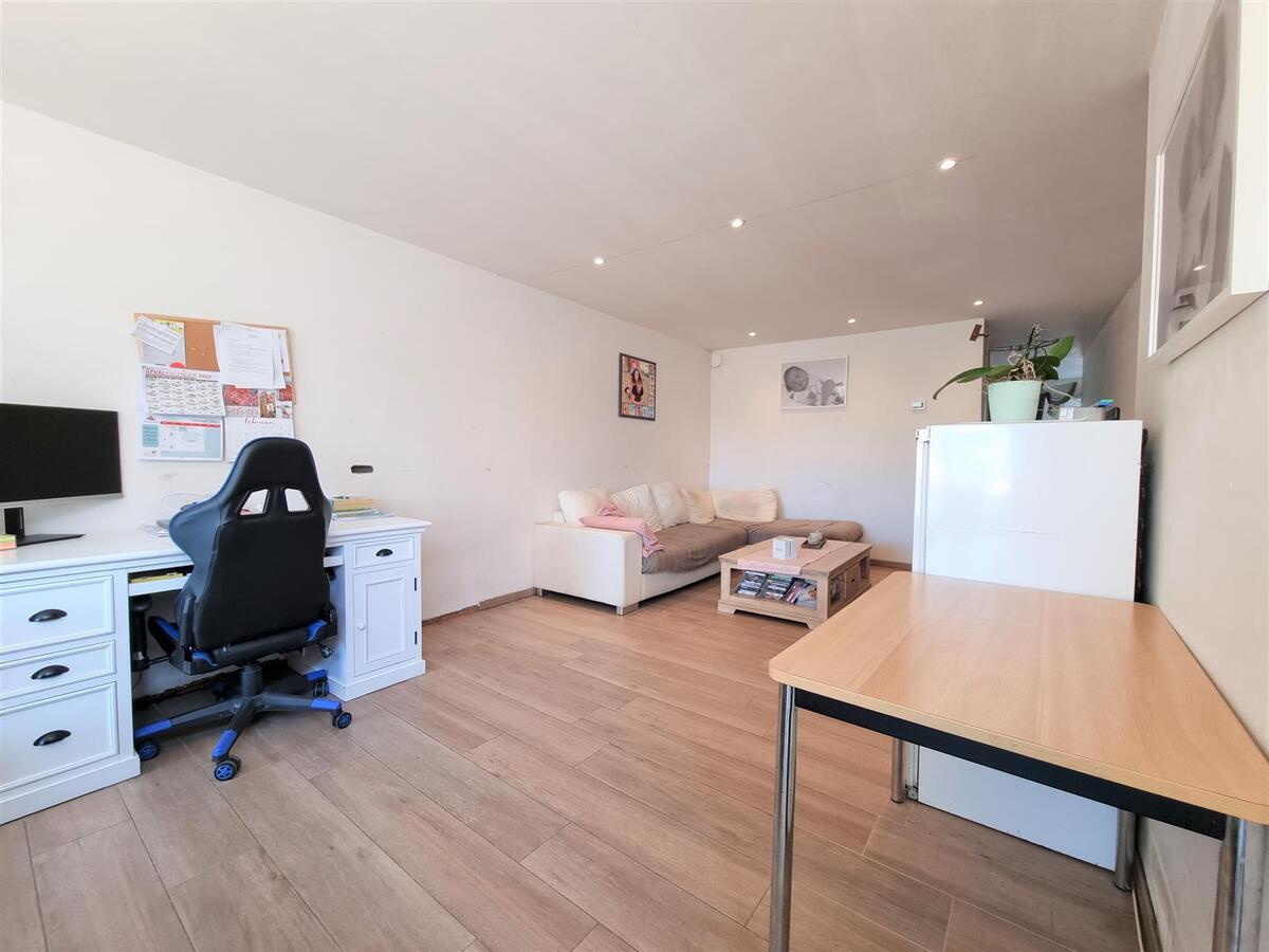 Knap gerenoveerde woning met grote tuin en oprit - Dudzele 