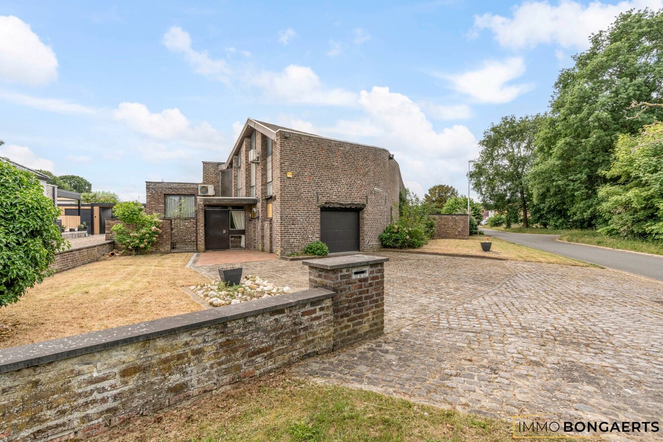 Ruime woning met vier slaapkamers 