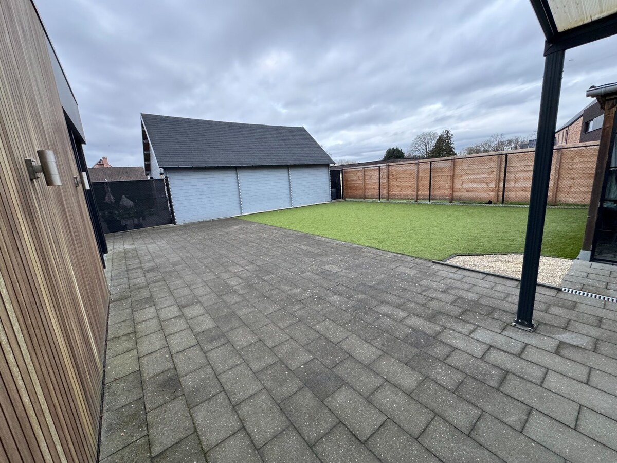 Instapklaar gelijkvloers huis met 2 slaapkamers 