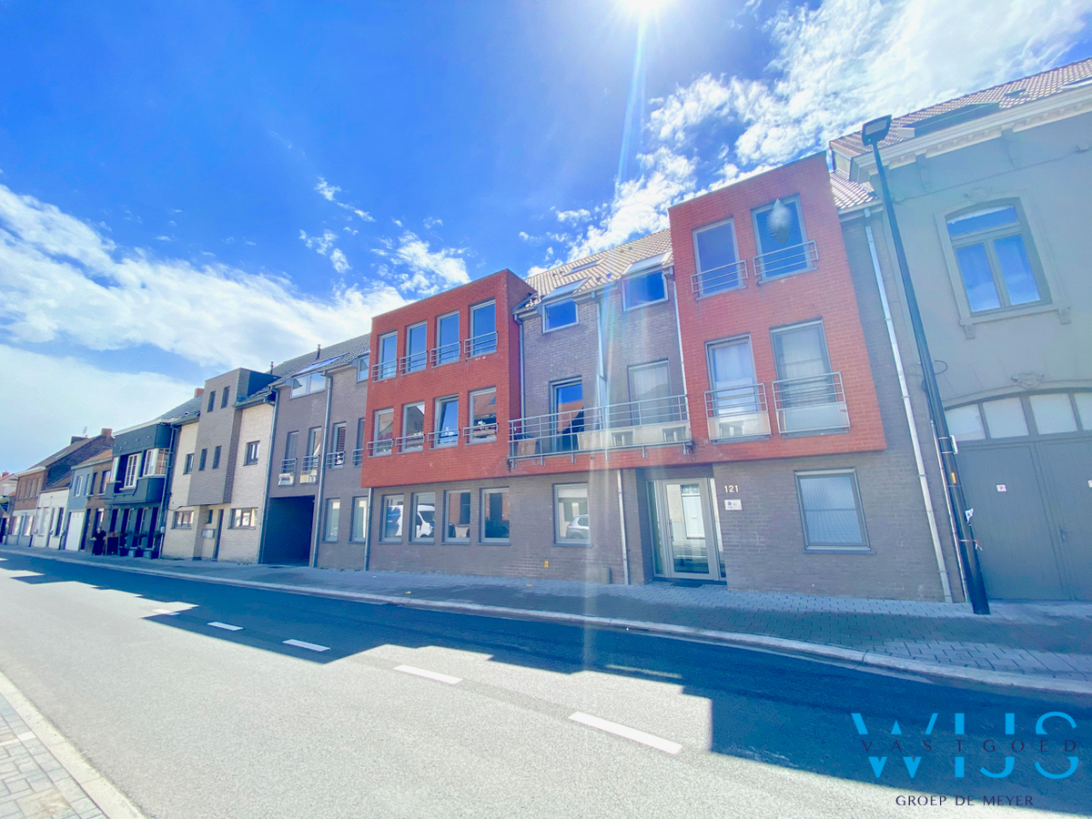 Gelijkvloers appartement met zonnige tuin &amp; dubbele garage te Sint-Laureins ! 