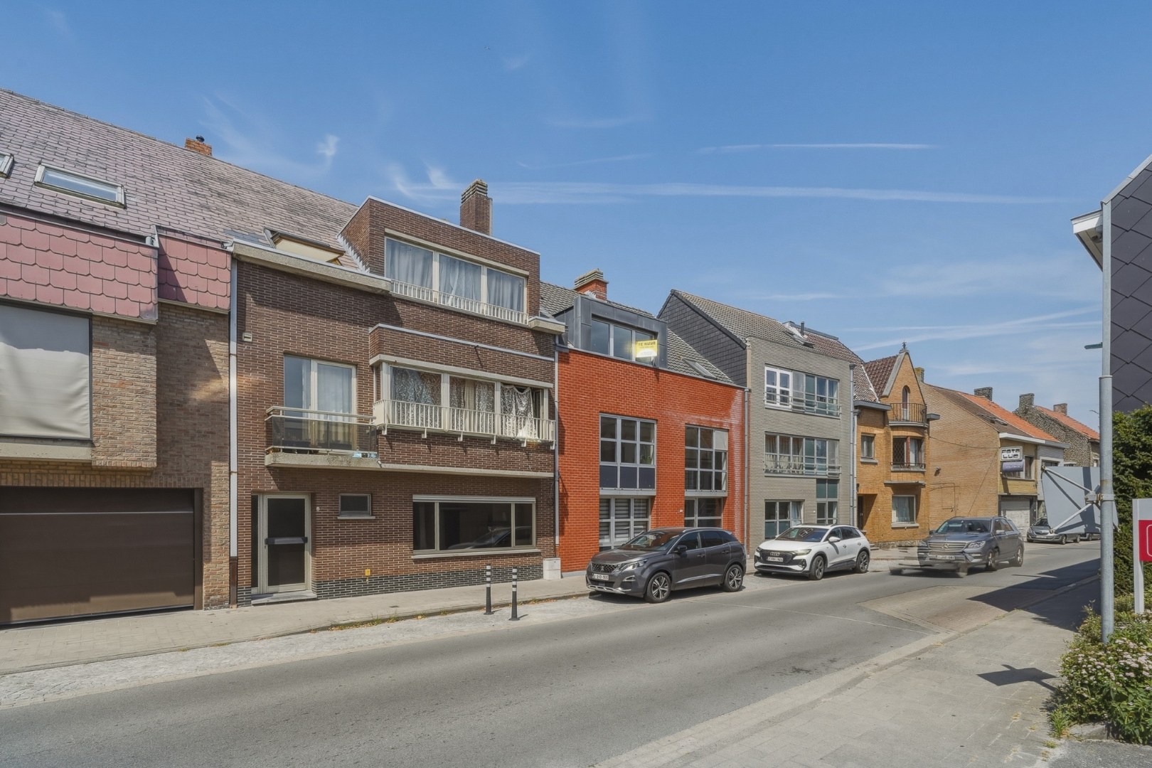 Verhuurd appartementsgebouw met 3 woonentiteiten 