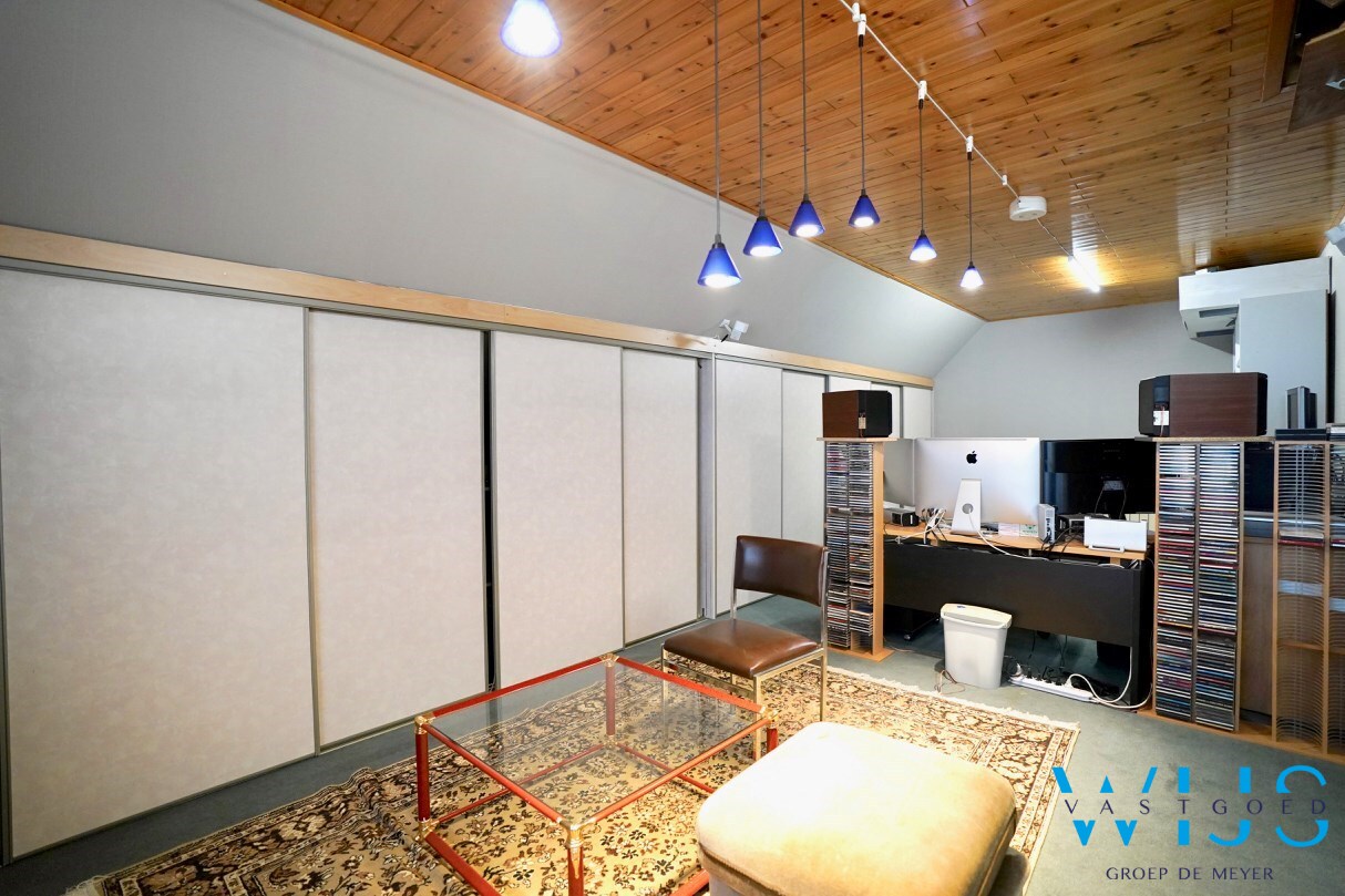 Multifunctioneel woonhuis met magazijn/praktijkruimte te ERTVELDE ! 