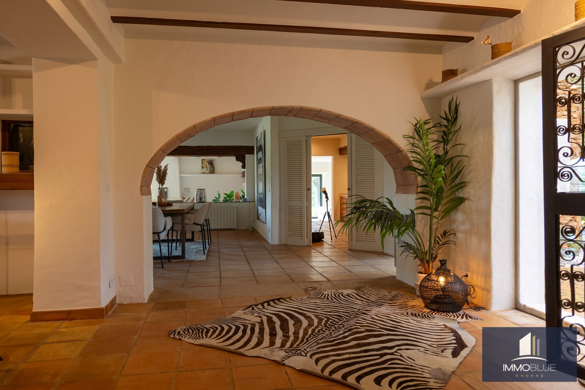 Dit uitzonderlijke landgoed, gelegen op een royaal perceel van 18.500 m² . 