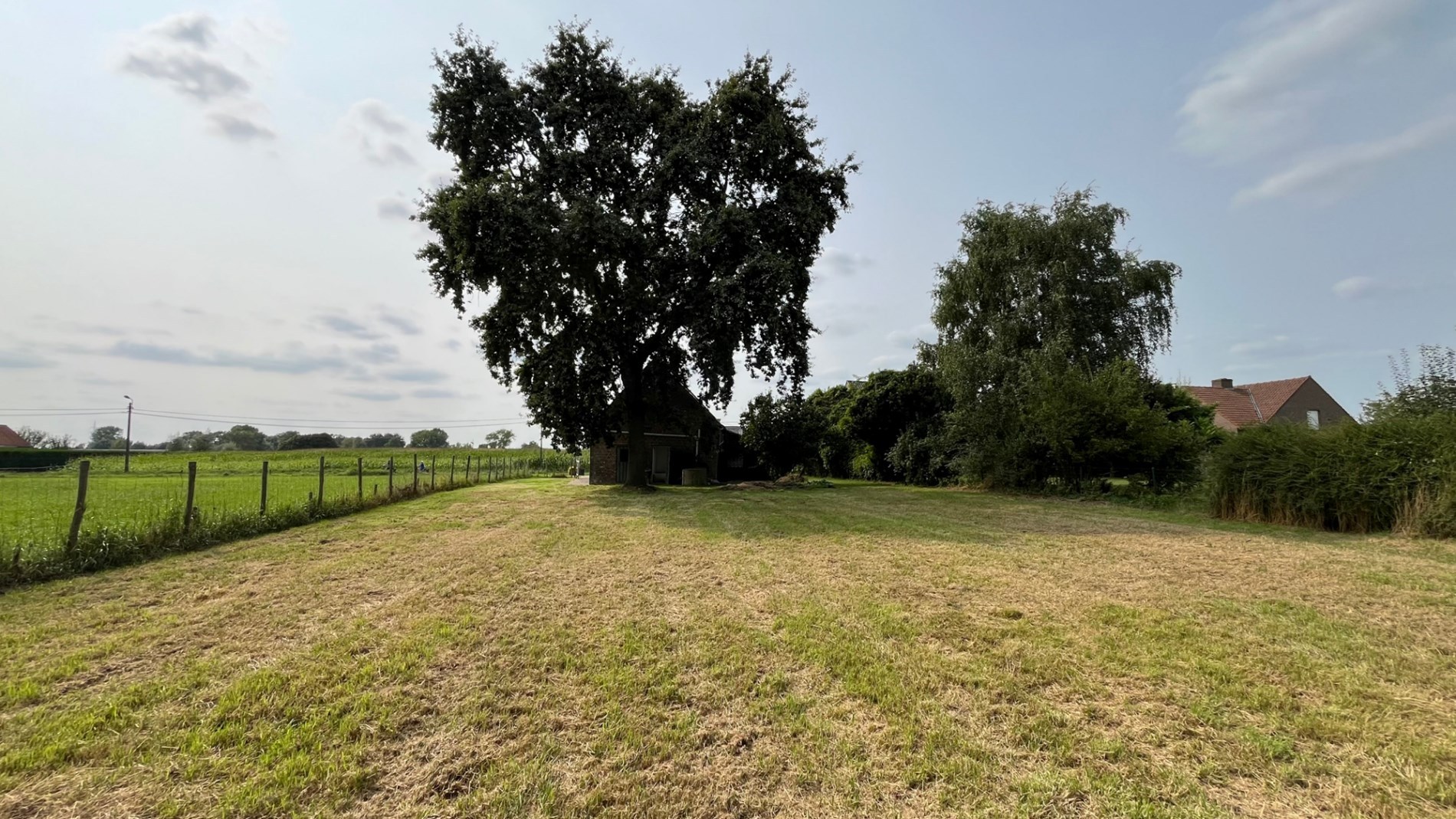 Ruime woning met een grote tuin 