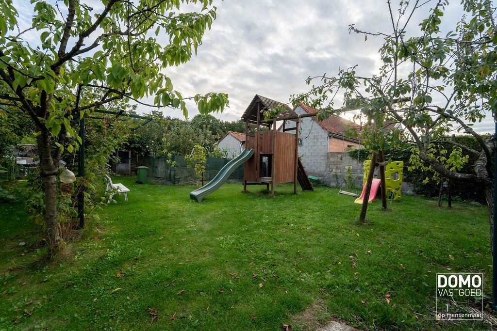 Gunstig gelegen handelshuis te Spalbeek (Hasselt) 