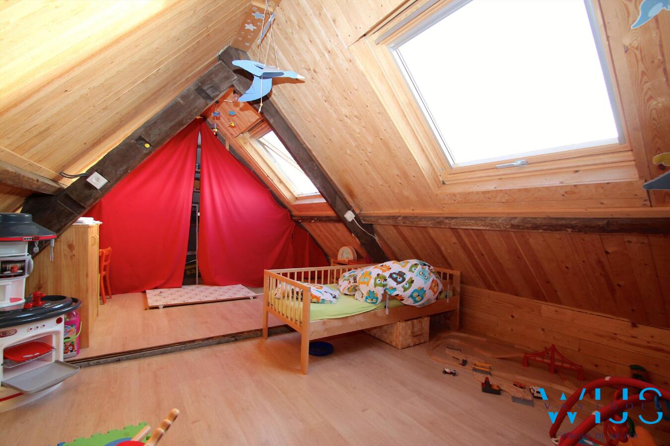 Knusse, instapklare starterswoning te Drongen ! 