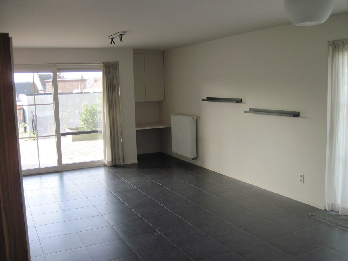 Hedendaags 2-slpk-appartement met groot terras 
