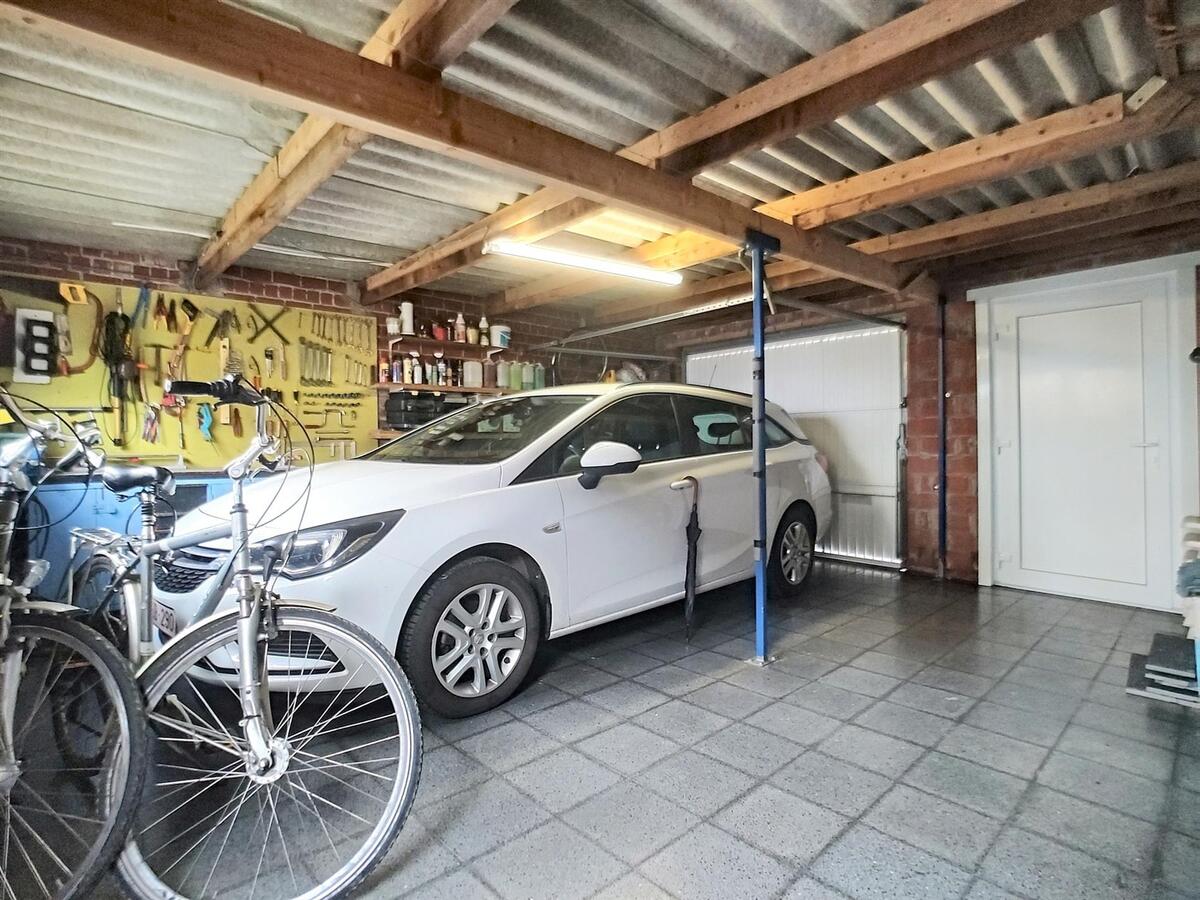 Aangename gezinswoning met tuin, garage &amp; achteruitgang - Heist 