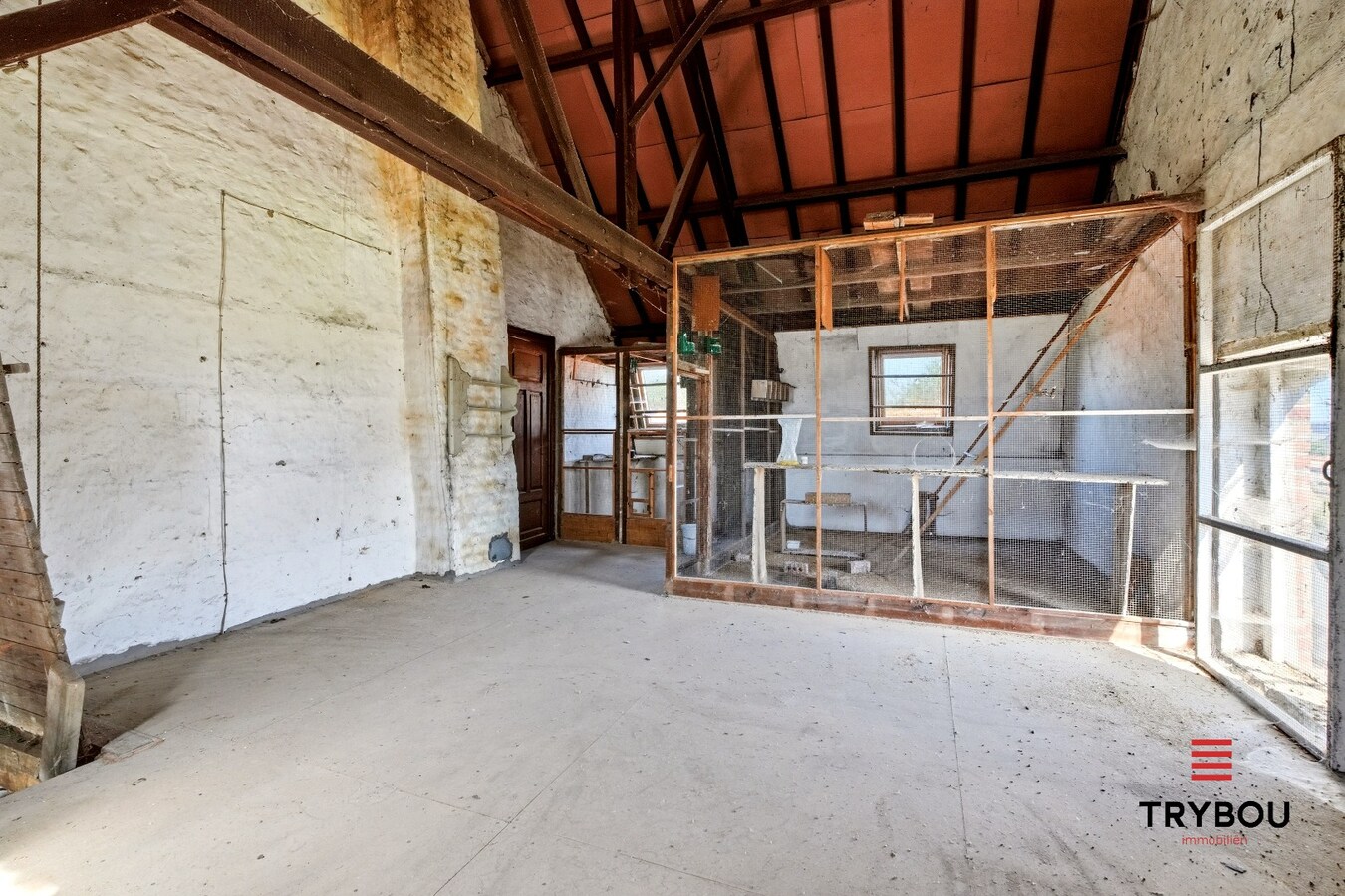 Te renoveren ruime halfopen bebouwing op een perceel van 1491m² met 7 slaapkamers! 